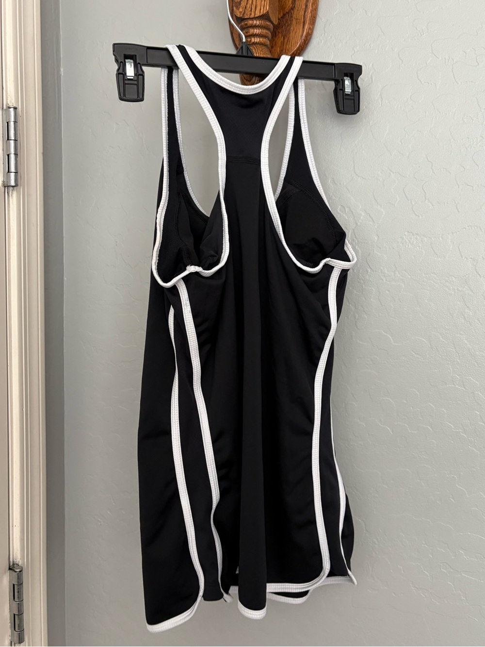 Nike top - Picture 2 of 3